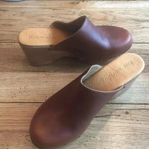 Five Worlds Cordani Zorba Platform Clogs. Size 11
